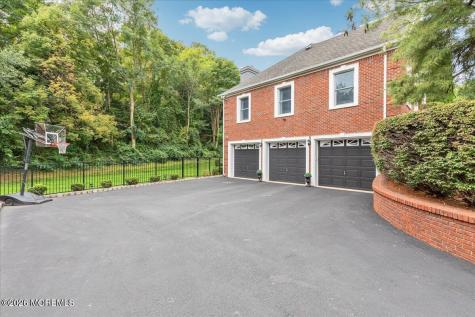 6 Tricorne Court Holmdel NJ 07733