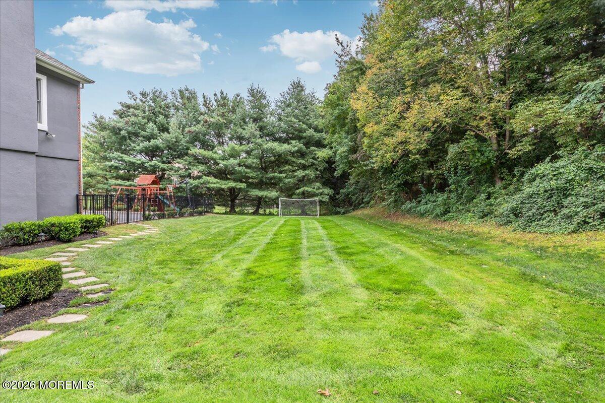 6 Tricorne Court Holmdel NJ 07733