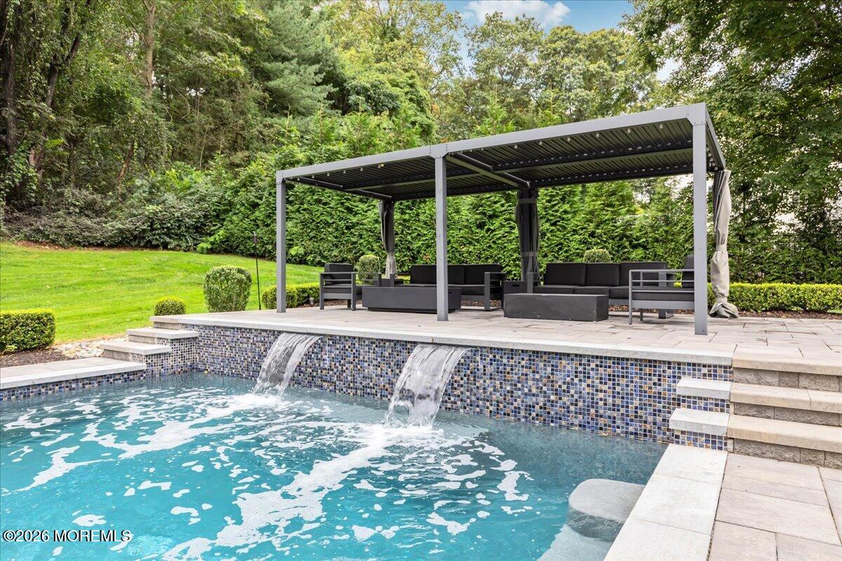 6 Tricorne Court Holmdel NJ 07733
