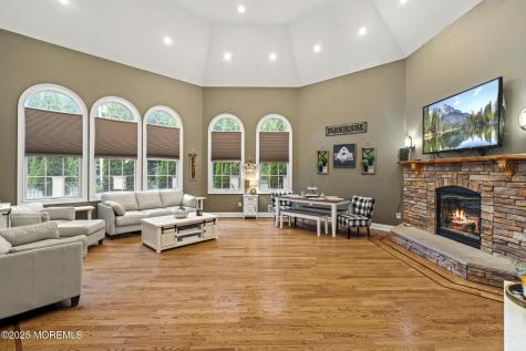 33 Harbor Road Morganville NJ 07751
