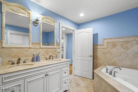 33 Harbor Road Morganville NJ 07751