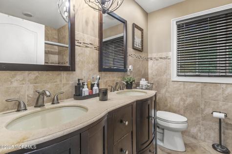 33 Harbor Road Morganville NJ 07751