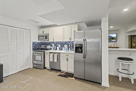 33 Harbor Road Morganville NJ 07751
