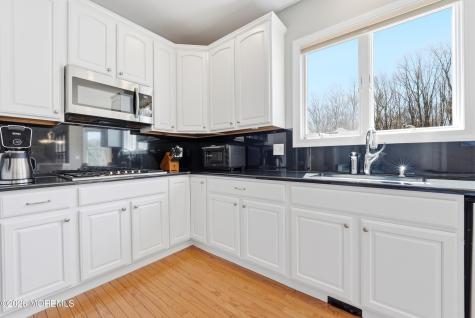 9 Sugar Loaf Hill Millstone NJ 08510