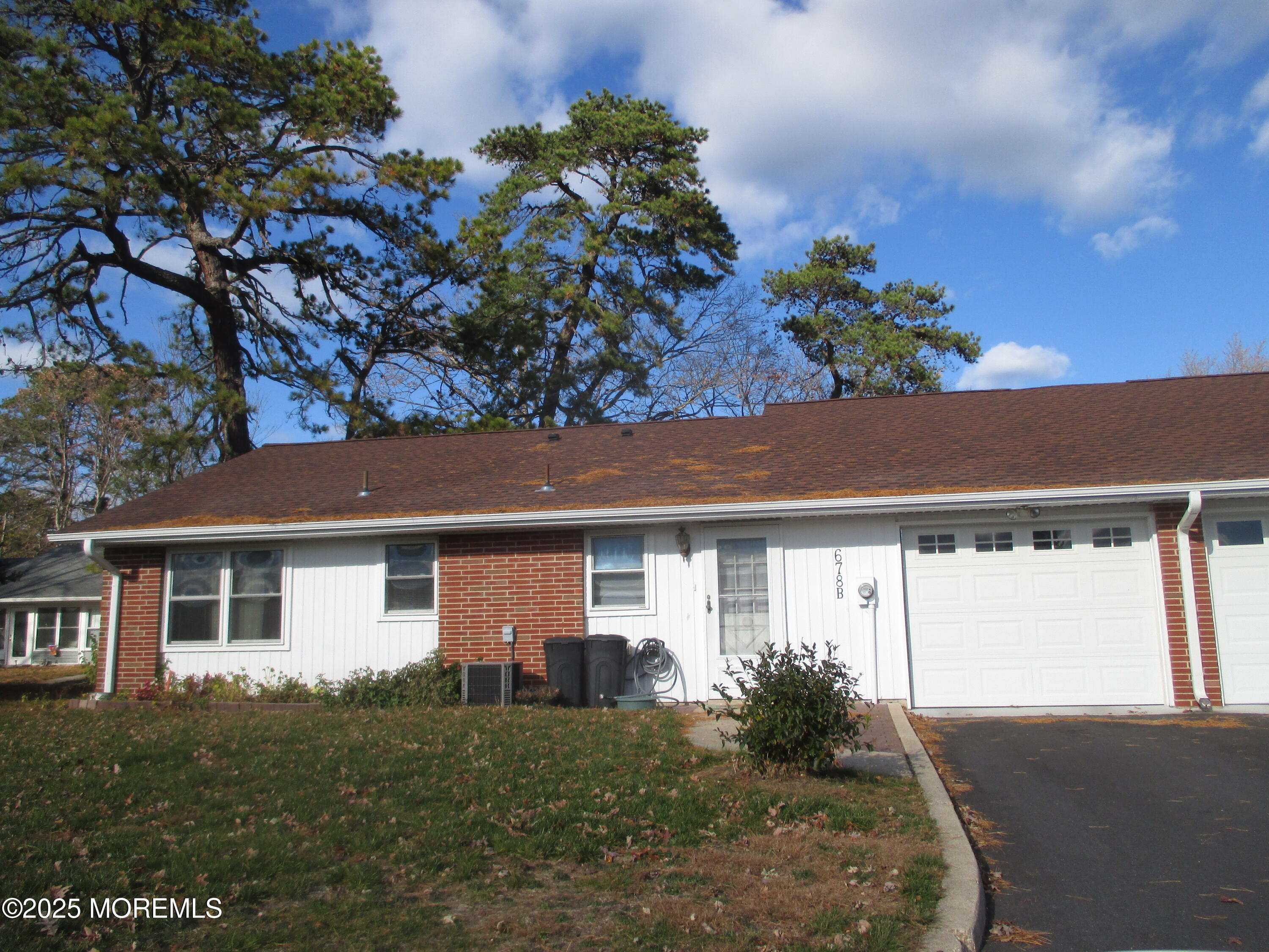 678 New Castle Court Lakewood NJ 08701