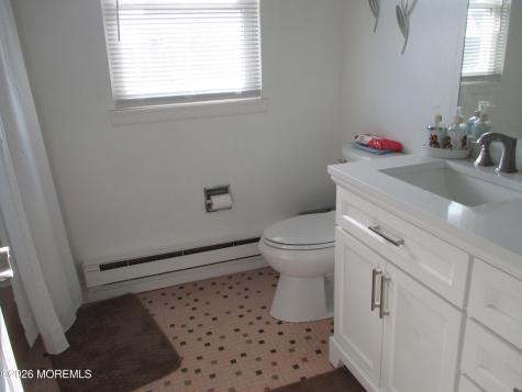 678 New Castle Court Lakewood NJ 08701