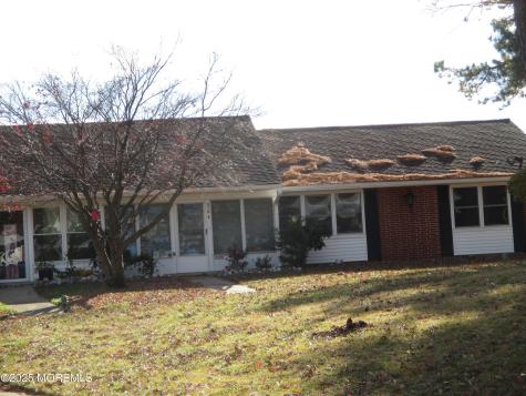 678 New Castle Court Lakewood NJ 08701