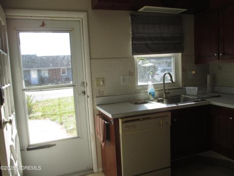 678 New Castle Court Lakewood NJ 08701