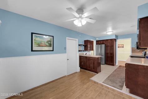 18 S Chestnut Avenue Whiting NJ 08759