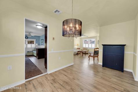 18 S Chestnut Avenue Whiting NJ 08759