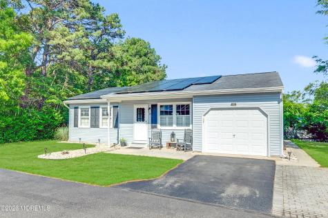 18 S Chestnut Avenue Whiting NJ 08759