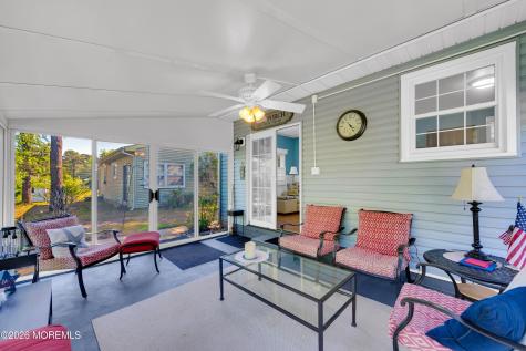 18 S Chestnut Avenue Whiting NJ 08759