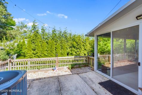18 S Chestnut Avenue Whiting NJ 08759