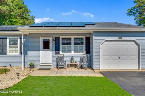 18 S Chestnut Avenue Whiting NJ 08759