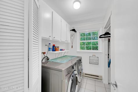 18 S Chestnut Avenue Whiting NJ 08759