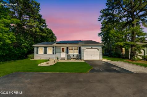 18 S Chestnut Avenue Whiting NJ 08759