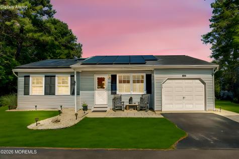 18 S Chestnut Avenue Whiting NJ 08759
