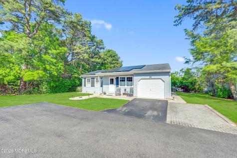 18 S Chestnut Avenue Whiting NJ 08759