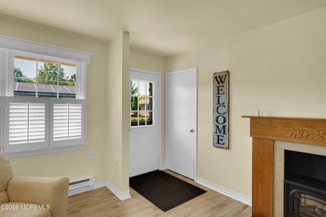 18 S Chestnut Avenue Whiting NJ 08759