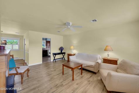 18 S Chestnut Avenue Whiting NJ 08759