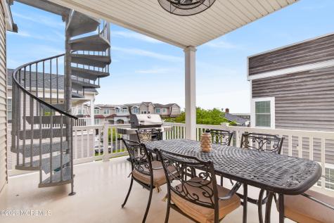 118 W Delaware Avenue Long Beach Twp NJ 08008