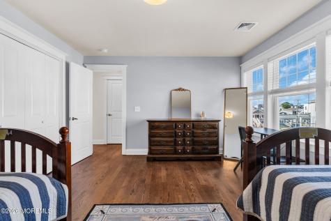 8 Meadow Avenue Manasquan NJ 08736