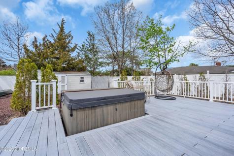 7 Glenwood Drive Bayville NJ 08721