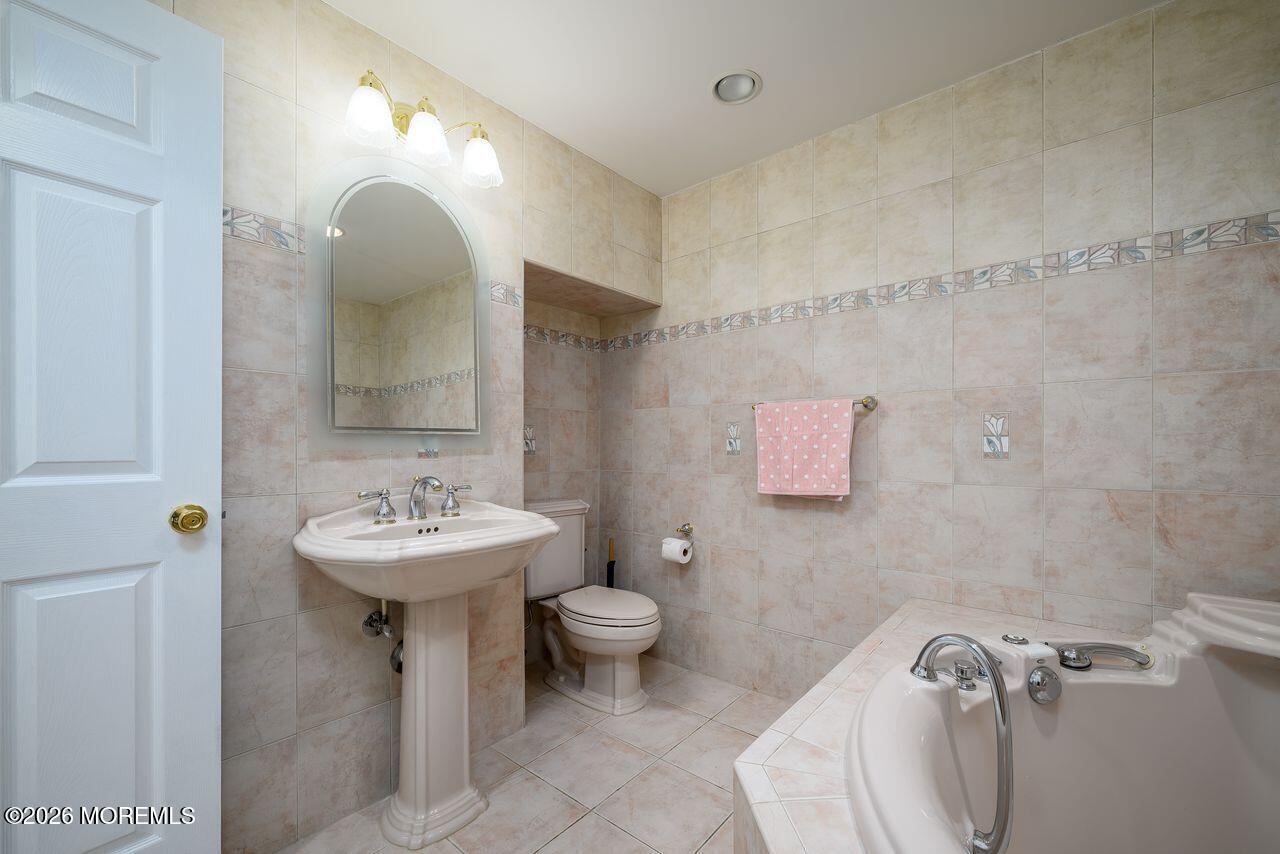 19 Pecan Valley Drive Marlboro NJ 07746