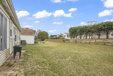 33 Appleby Place Manchester NJ 08759