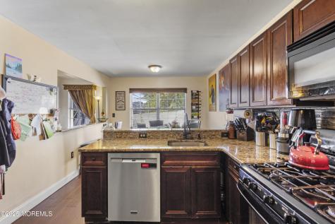43 Pemberton Drive Matawan NJ 07747