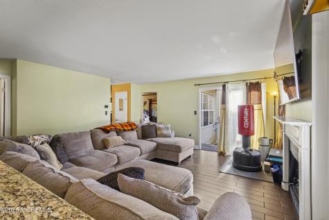 43 Pemberton Drive Matawan NJ 07747