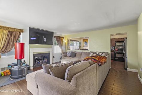 43 Pemberton Drive Matawan NJ 07747