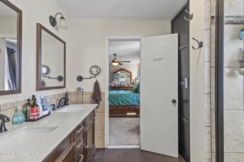 43 Pemberton Drive Matawan NJ 07747