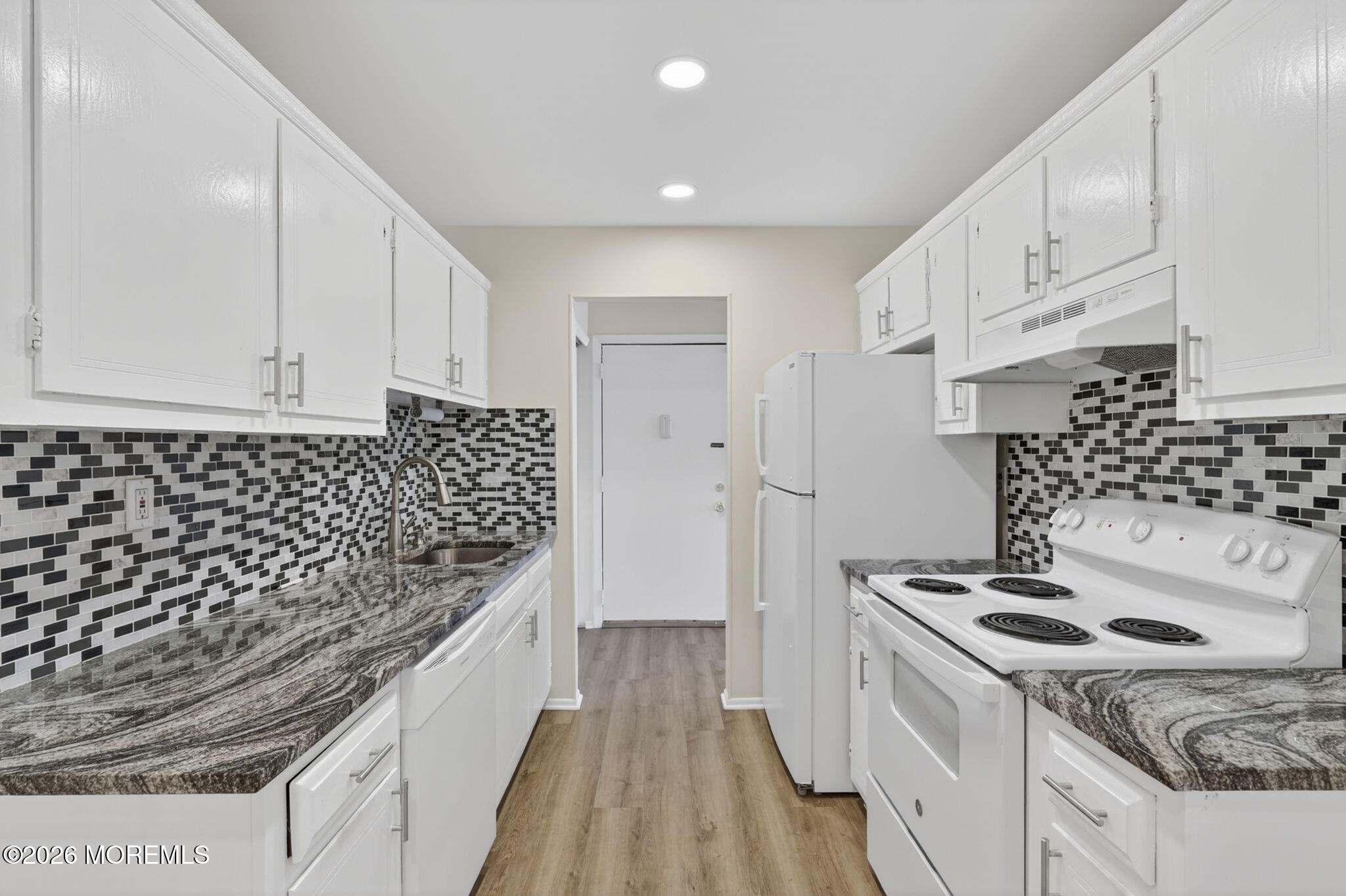 14 Pine Cluster Circle Manalapan NJ 07726