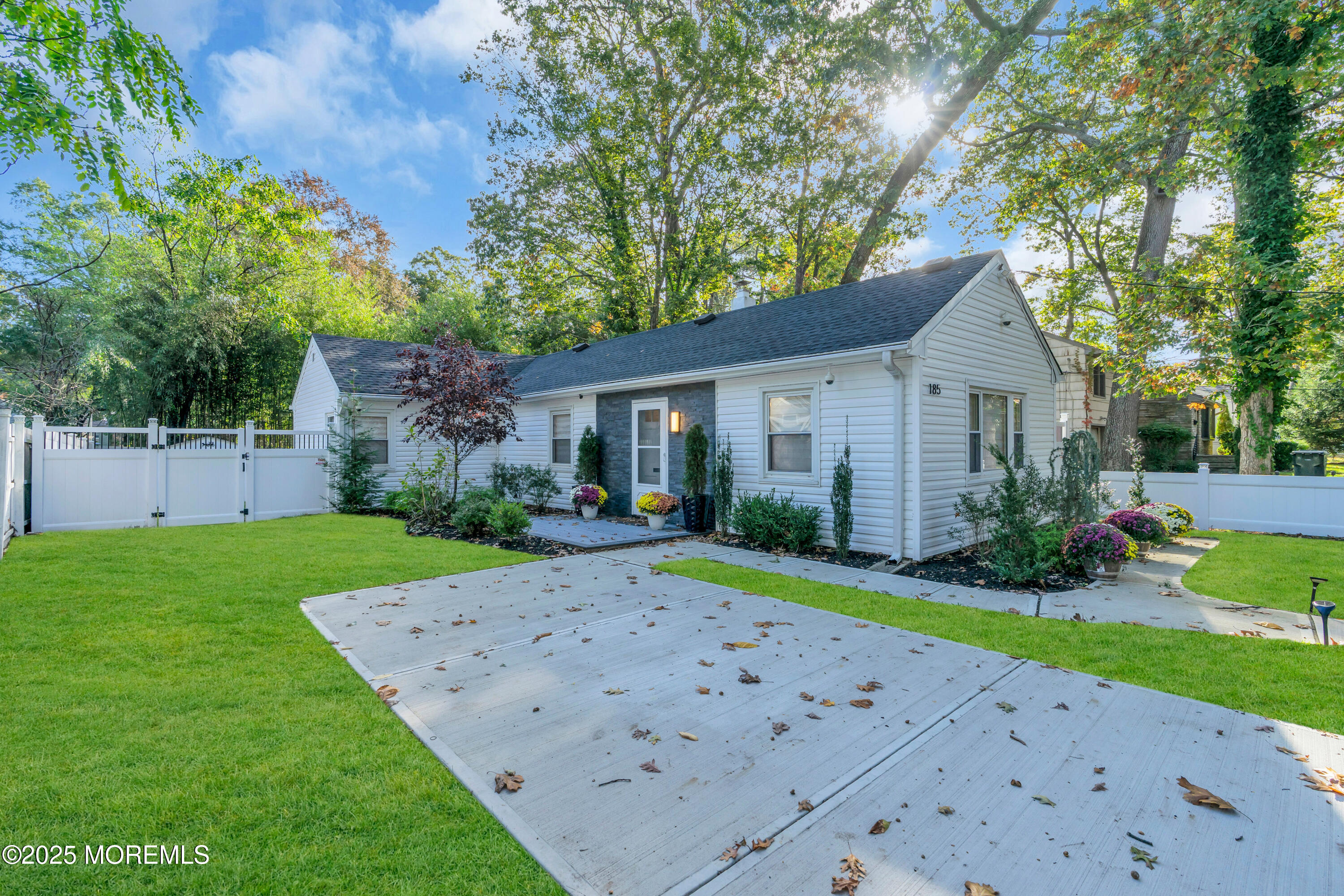 185 Elmwood Road Oakhurst NJ 07755