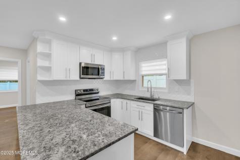 185 Elmwood Road Oakhurst NJ 07755