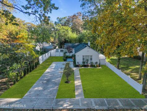 185 Elmwood Road Oakhurst NJ 07755