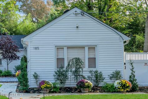 185 Elmwood Road Oakhurst NJ 07755