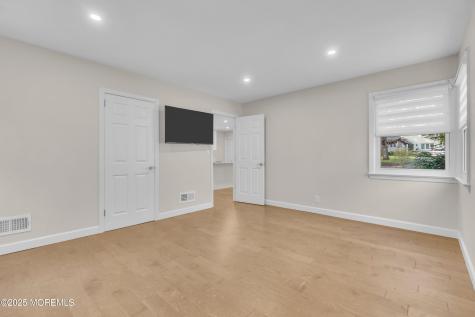 185 Elmwood Road Oakhurst NJ 07755