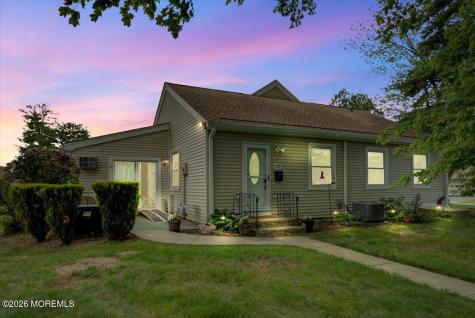 139 Wein Market Freehold NJ 07728