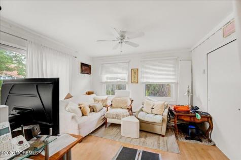 139 Wein Market Freehold NJ 07728