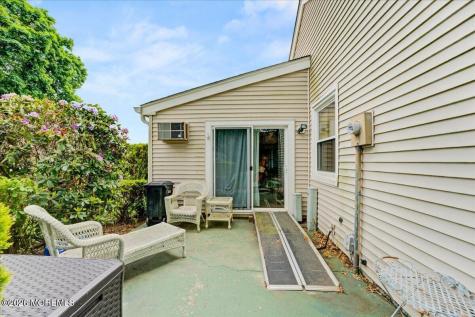 139 Wein Market Freehold NJ 07728