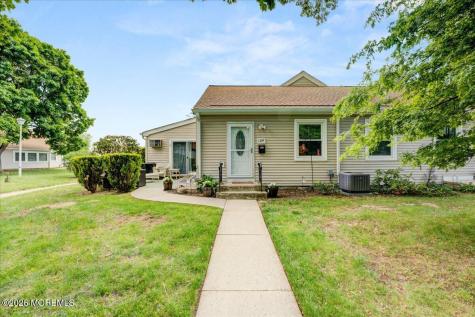 139 Wein Market Freehold NJ 07728