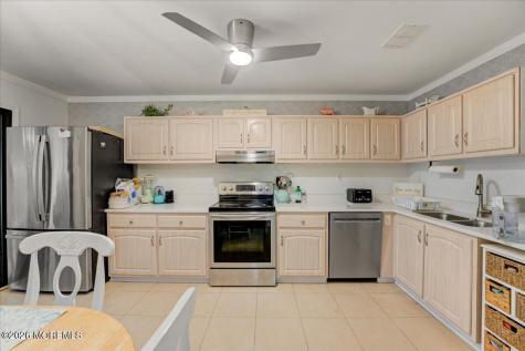 139 Wein Market Freehold NJ 07728