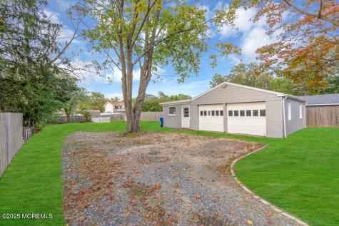 14 Mapletree Road Toms River NJ 08753