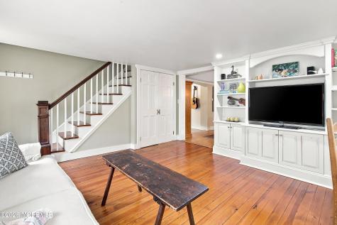 34 Allen Street Rumson NJ 07760