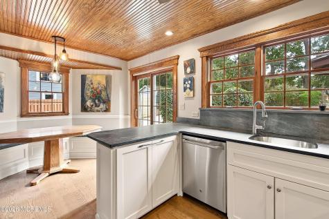 34 Allen Street Rumson NJ 07760