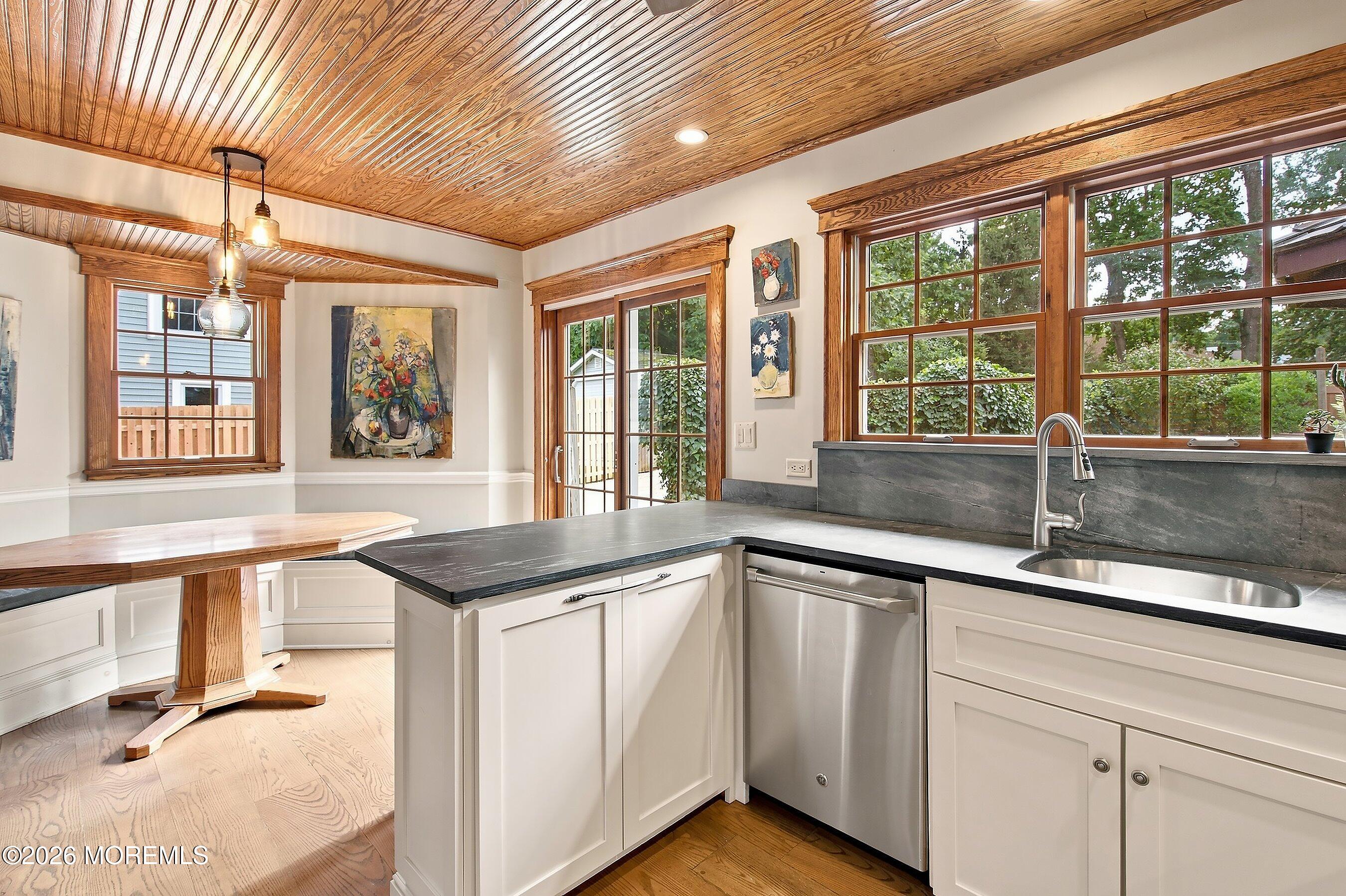 34 Allen Street Rumson NJ 07760
