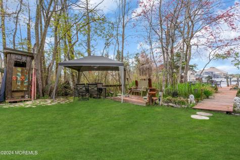 212 Barramore Avenue Lanoka Harbor NJ 08734