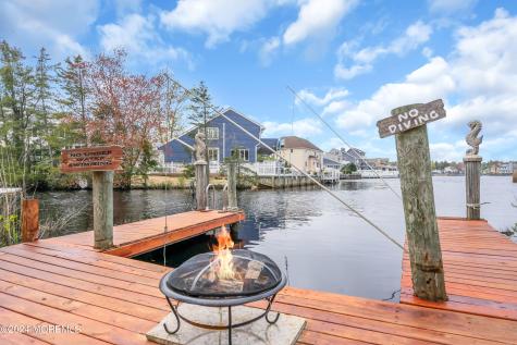 212 Barramore Avenue Lanoka Harbor NJ 08734